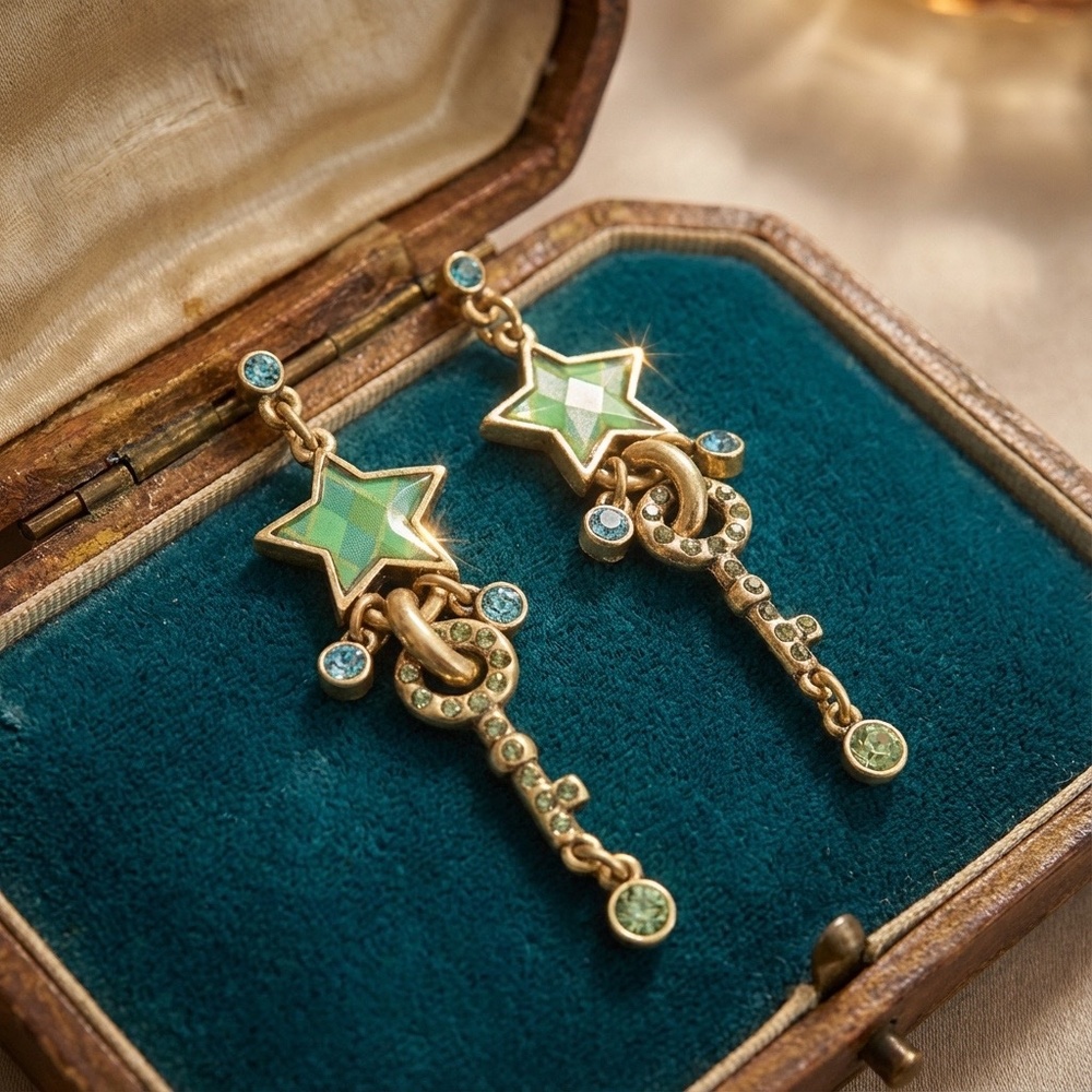 NWT - Pilgrim Danish Design earrings featuring a green star and key - Picture 3 of 8